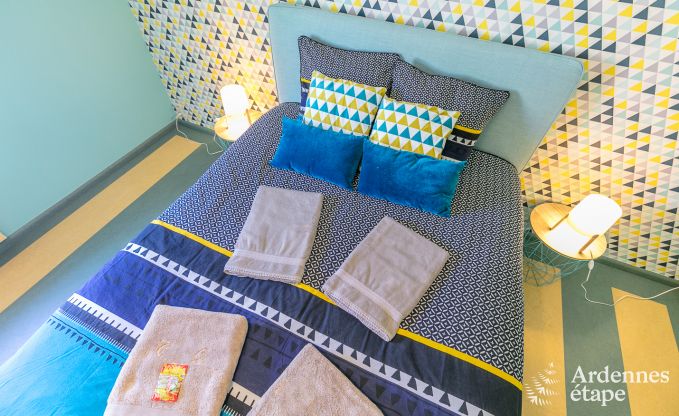 Luxe villa in Redu, Ardennen, 9 personen, buitenzwembad, sauna, stoombad, binnen- en buitenjacuzzi, privtuin, volledige uitrusting