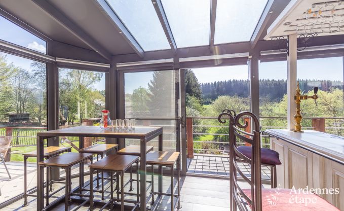 Luxe villa in Redu, Ardennen, 9 personen, buitenzwembad, sauna, stoombad, binnen- en buitenjacuzzi, privtuin, volledige uitrusting