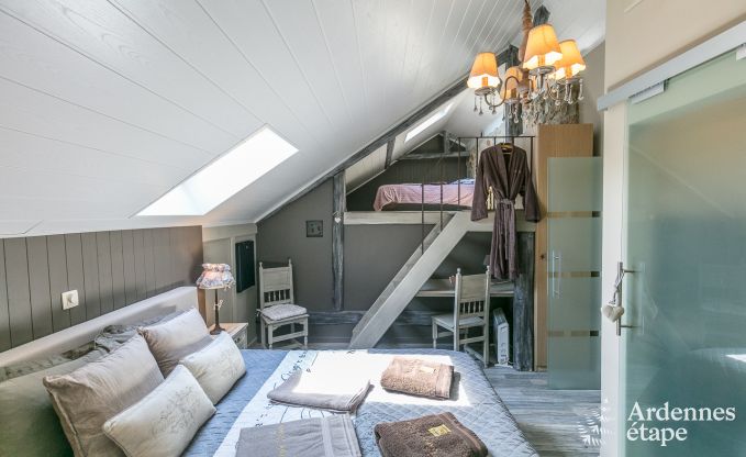 Luxe villa in Redu, Ardennen, 9 personen, buitenzwembad, sauna, stoombad, binnen- en buitenjacuzzi, privtuin, volledige uitrusting