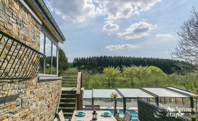Luxe villa in Redu, Ardennen, 9 personen, buitenzwembad, sauna, stoombad, binnen- en buitenjacuzzi, privtuin, volledige uitrusting