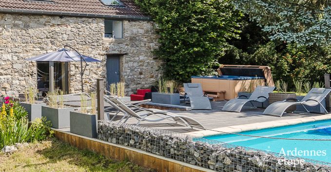 Natuurstenen vakantiehuis in Remouchamps met buitenzwembad voor 10 personen in de Ardennen