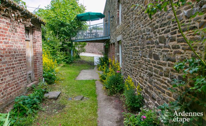 Vakantiehuis in Rendeux, Ardennen, 6 personen, 2 slaapkamers, privtuin, babyuitrusting, terras met barbecue