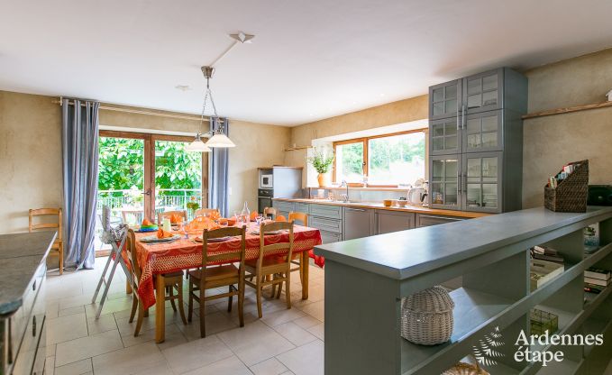Vakantiehuis in Rendeux, Ardennen, 6 personen, 2 slaapkamers, privtuin, babyuitrusting, terras met barbecue