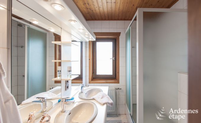 Hondvriendelijk vakantiehuis  voor 10 personen in Rendeux