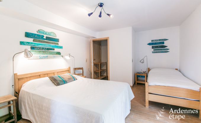 Vakantiehuis in Rendeux, Ardennen, 6 personen, 2 slaapkamers, privtuin, babyuitrusting, terras met barbecue