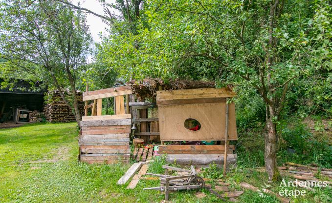 Vakantiehuis in Rendeux, Ardennen, 6 personen, 2 slaapkamers, privtuin, babyuitrusting, terras met barbecue