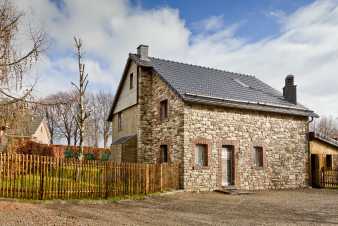 Charmant vakantiehuis in natuursteen voor 10 personen te huur in Robertville