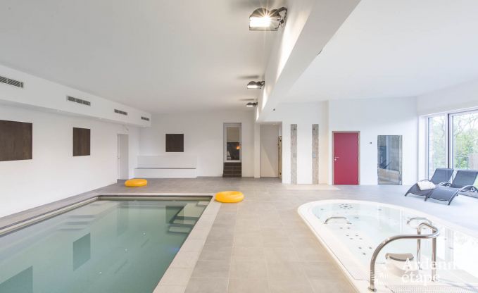 Kasteel in Rochefort voor 48 personen in de Ardennen