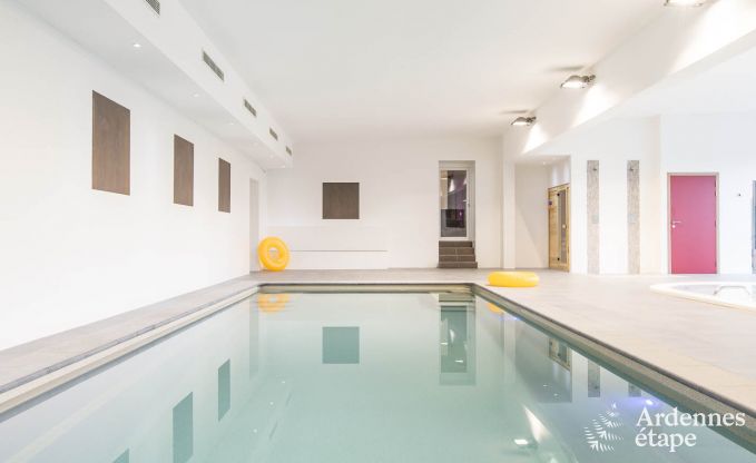 Kasteel in Rochefort voor 48 personen in de Ardennen