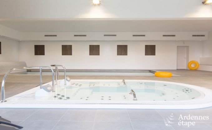 Kasteel in Rochefort voor 48 personen in de Ardennen