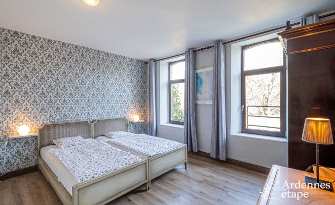 Grote vakantiewoning in Rochefort: comfortabel verblijf voor 26 personen met sauna en priv�tuin in de Ardennen