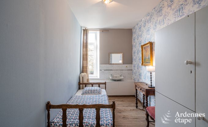 Grote vakantiewoning in Rochefort: comfortabel verblijf voor 26 personen met sauna en priv�tuin in de Ardennen