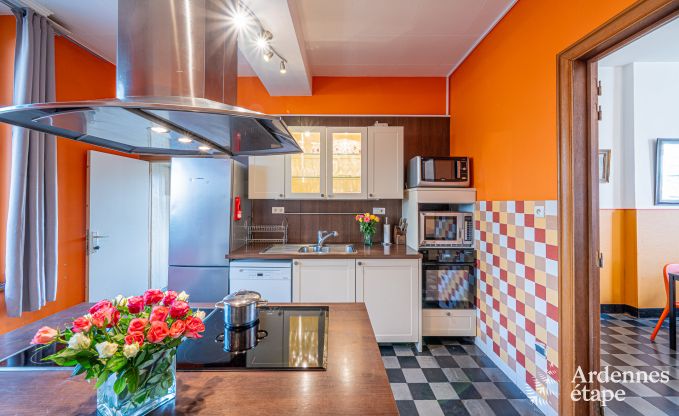 Grote vakantiewoning in Rochefort: comfortabel verblijf voor 26 personen met sauna en priv�tuin in de Ardennen