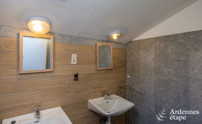Grote vakantiewoning in Rochefort: comfortabel verblijf voor 26 personen met sauna en priv�tuin in de Ardennen
