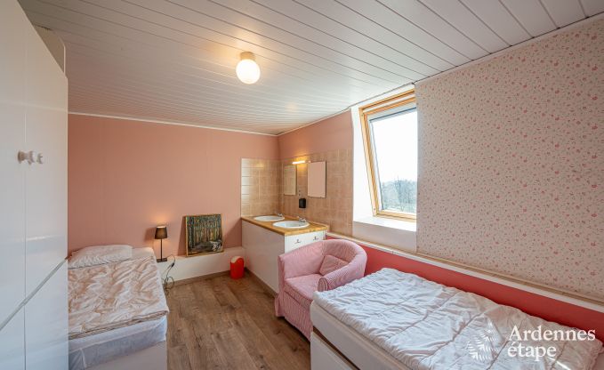 Grote vakantiewoning in Rochefort: comfortabel verblijf voor 26 personen met sauna en priv�tuin in de Ardennen
