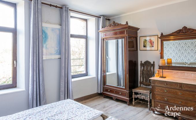 Grote vakantiewoning in Rochefort: comfortabel verblijf voor 26 personen met sauna en priv�tuin in de Ardennen