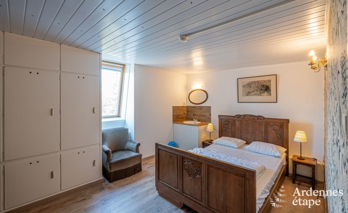 Grote vakantiewoning in Rochefort: comfortabel verblijf voor 26 personen met sauna en priv�tuin in de Ardennen