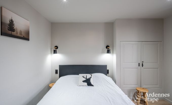 Hoogwaardige vakantiewoning voor 32 personen in Rochefort met eigen badkamers en natuurlijk zwembad