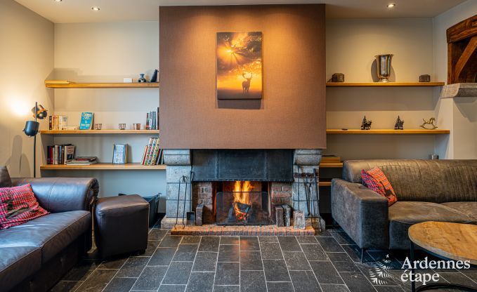 Hoogwaardige vakantiewoning voor 32 personen in Rochefort met eigen badkamers en natuurlijk zwembad