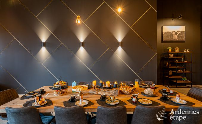 Moderne villa in Rochehaut: ruime accommodatie voor 12 personen met priv�tuin en hottub