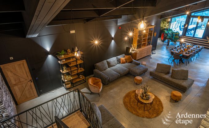 Moderne villa in Rochehaut: ruime accommodatie voor 12 personen met priv�tuin en hottub