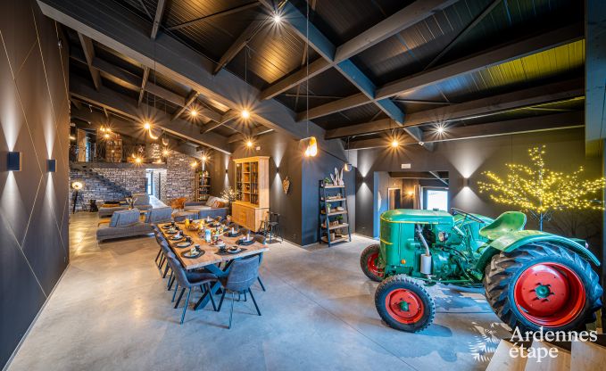 Moderne villa in Rochehaut: ruime accommodatie voor 12 personen met priv�tuin en hottub