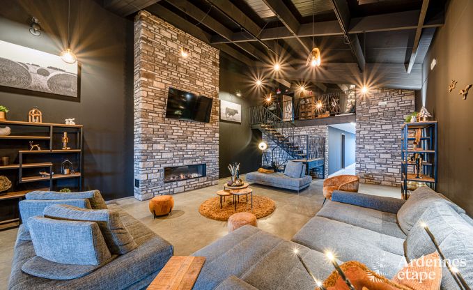 Moderne villa in Rochehaut: ruime accommodatie voor 12 personen met priv�tuin en hottub