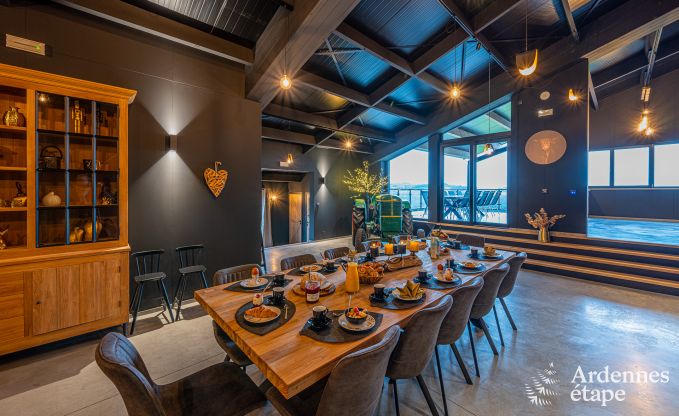 Moderne villa in Rochehaut: ruime accommodatie voor 12 personen met priv�tuin en hottub