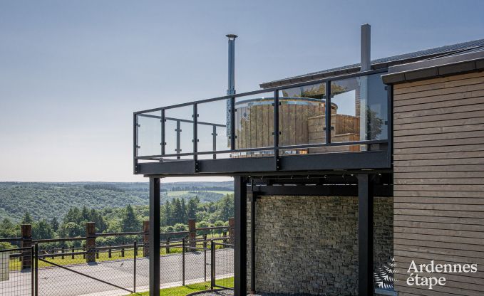 Moderne villa in Rochehaut: ruime accommodatie voor 12 personen met priv�tuin en hottub