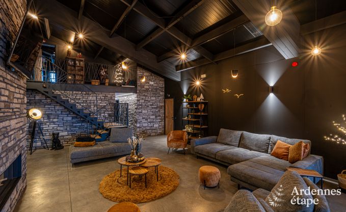 Moderne villa in Rochehaut: ruime accommodatie voor 12 personen met priv�tuin en hottub