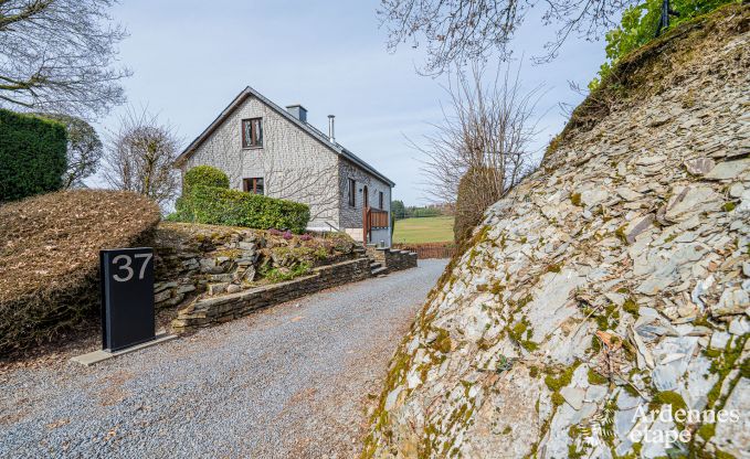 Gezellige vakantiewoning in Rochehaut: ideaal voor 9 personen. Met speelkamer en fietsenstalling