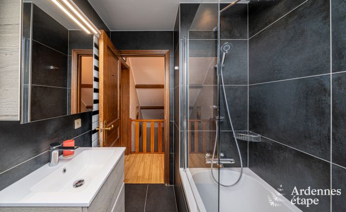 Gezellige vakantiewoning in Rochehaut: ideaal voor 9 personen. Met speelkamer en fietsenstalling