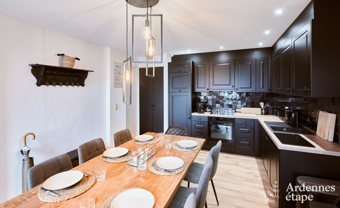 Gezellige vakantiewoning in Rochehaut voor 6-7 personen met jacuzzi, priv�tuin en nabij wandelroutes