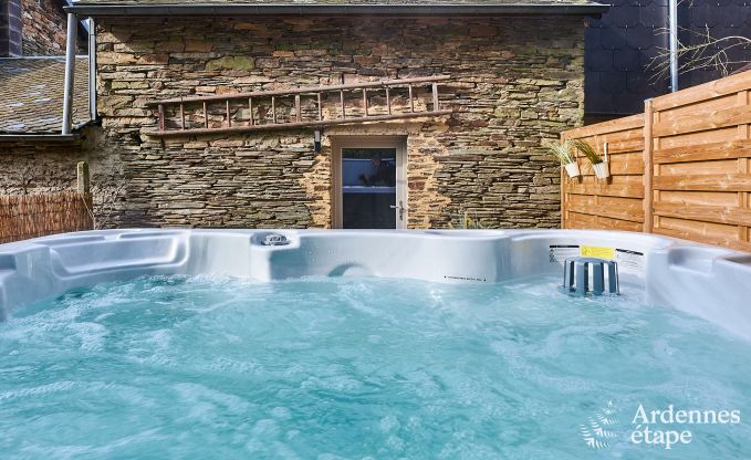 Gezellige vakantiewoning in Rochehaut voor 6-7 personen met jacuzzi, priv�tuin en nabij wandelroutes