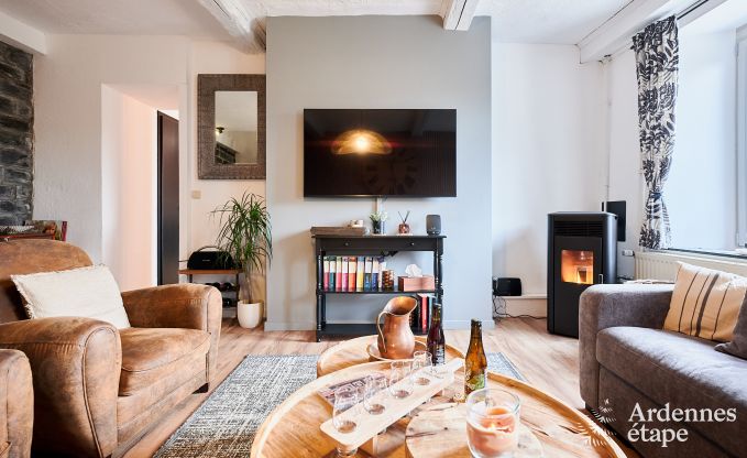 Gezellige vakantiewoning in Rochehaut voor 6-7 personen met jacuzzi, priv�tuin en nabij wandelroutes