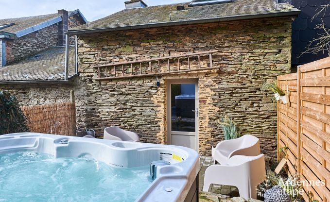 Gezellige vakantiewoning in Rochehaut voor 6-7 personen met jacuzzi, priv�tuin en nabij wandelroutes