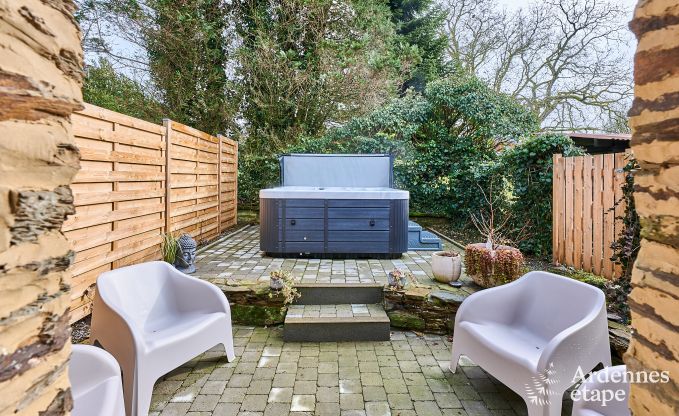 Gezellige vakantiewoning in Rochehaut voor 6-7 personen met jacuzzi, priv�tuin en nabij wandelroutes