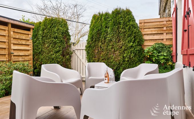 Gezellige vakantiewoning in Rochehaut voor 6-7 personen met jacuzzi, priv�tuin en nabij wandelroutes