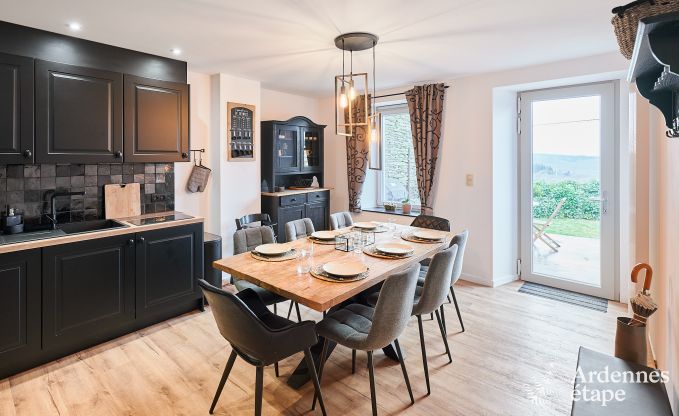 Gezellige vakantiewoning in Rochehaut voor 6-7 personen met jacuzzi, priv�tuin en nabij wandelroutes