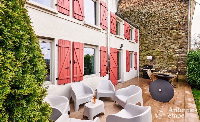 Gezellige vakantiewoning in Rochehaut voor 6-7 personen met jacuzzi, priv�tuin en nabij wandelroutes