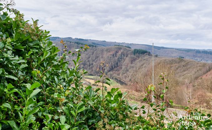 Gezellige vakantiewoning in Rochehaut voor 6-7 personen met jacuzzi, priv�tuin en nabij wandelroutes