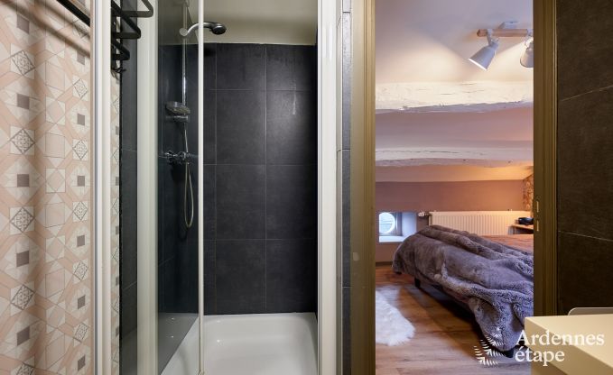 Gezellige vakantiewoning in Rochehaut voor 6-7 personen met jacuzzi, priv�tuin en nabij wandelroutes