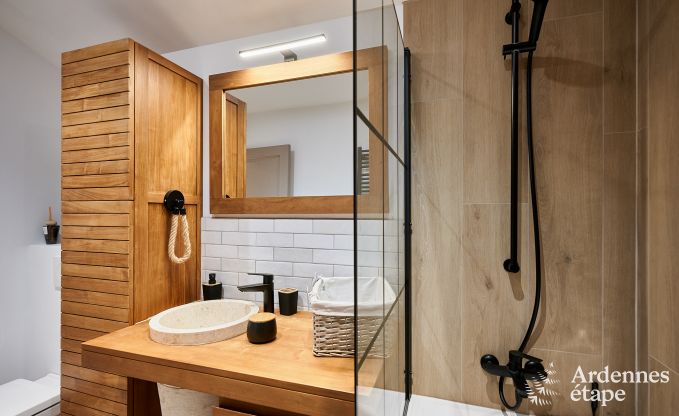 Gezellige vakantiewoning in Rochehaut voor 6-7 personen met jacuzzi, priv�tuin en nabij wandelroutes