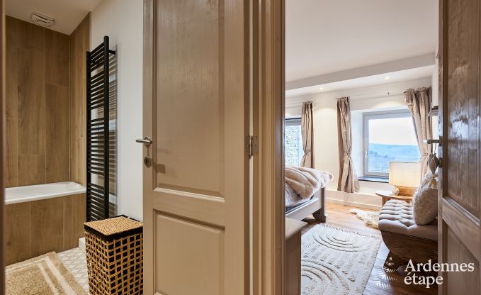 Gezellige vakantiewoning in Rochehaut voor 6-7 personen met jacuzzi, priv�tuin en nabij wandelroutes