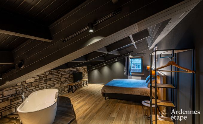 Moderne villa in Rochehaut: ruime accommodatie voor 12 personen met privtuin en hottub