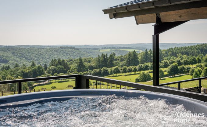 Luxe in Rochehaut: ruime accommodatie voor 14 personen met binnenzwembad en prachtig uitzicht
