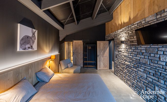 Luxe in Rochehaut: ruime accommodatie voor 14 personen met binnenzwembad en prachtig uitzicht