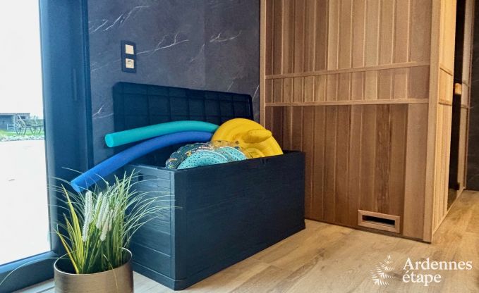 Luxe in Rochehaut: ruime accommodatie voor 14 personen met binnenzwembad en prachtig uitzicht