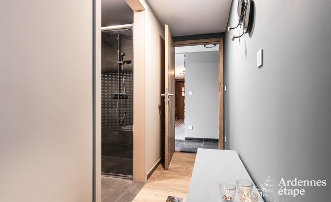 Luxe verblijf in de Ardennen: High-end villa in Sint-Hubert voor 6 personen met zwembad en dichtbij de natuur