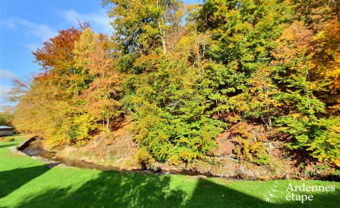 Ruime vakantiewoning in Saint-Hubert met speelkamer, tuin en 6 slaapkamers voor 20 personen in de Ardennen